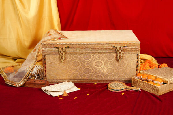 Trousseau Trunk (Gold)