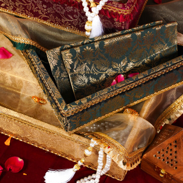 Trays with Cover