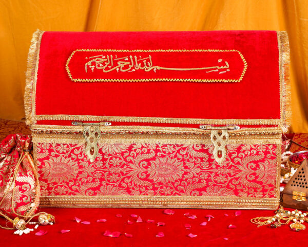 Khada Dupatta Trunk