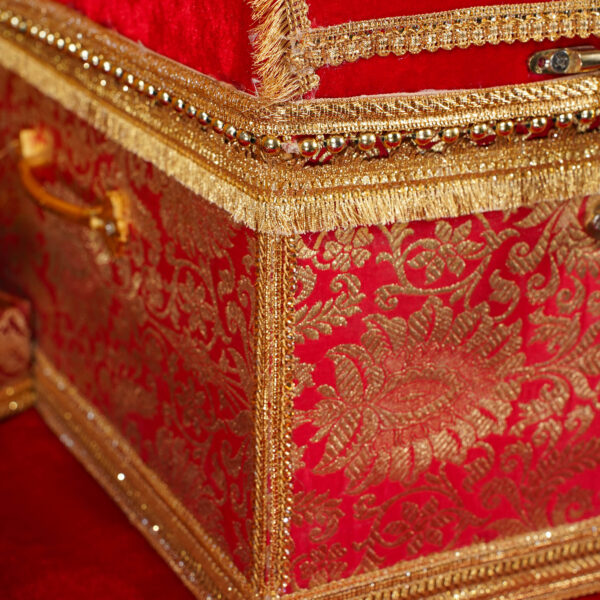 Khada Dupatta Trunk