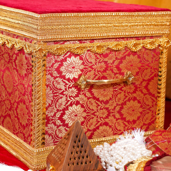 Trousseau Trunk (Red)