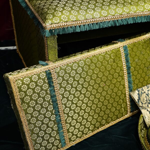 Peedi with Footrest (Mehendi)